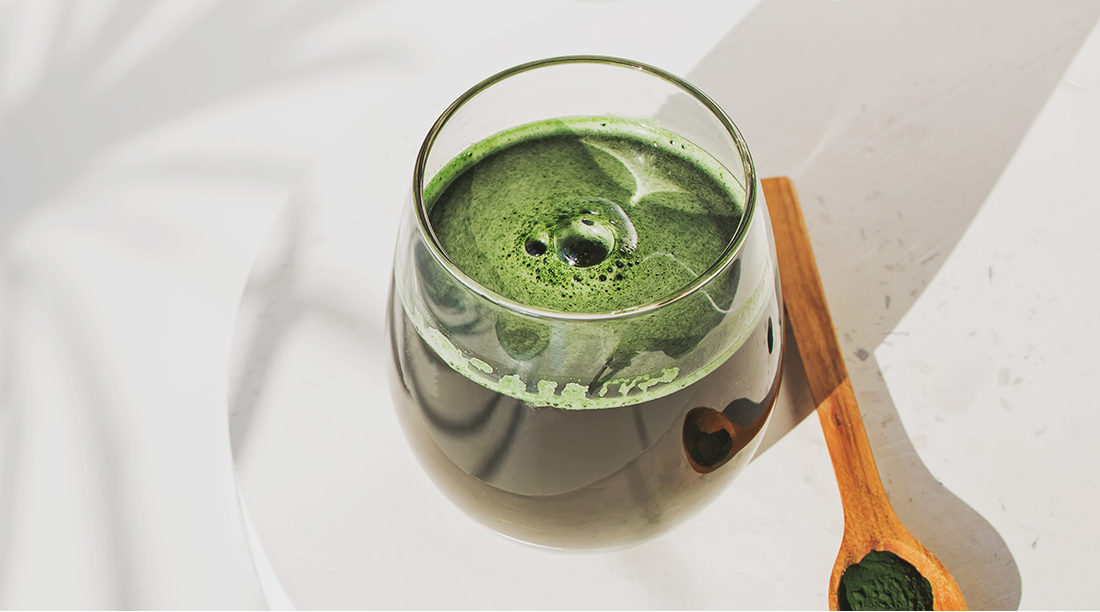 Green superfood drink with barley grass and spirulina